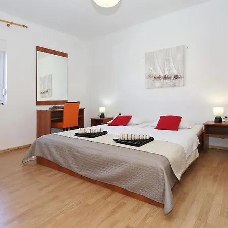 Luka-sauna & Jacuzzi Hébergement de vacances Privlaka (Zadar)