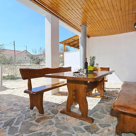 Luka-sauna & Jacuzzi Hébergement de vacances Privlaka (Zadar)